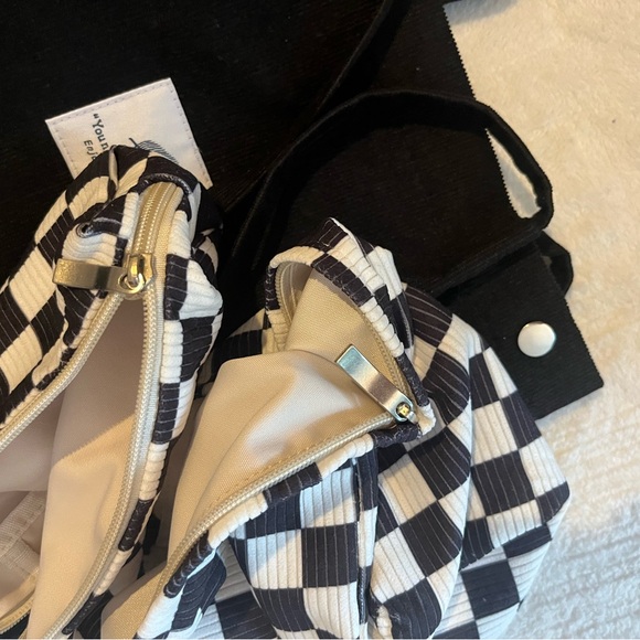 Large black Corduroy Tote Bag with 2 checkered black and white cosmetic bags - Picture 7 of 7